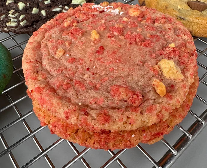 Strawberry Crunch Bar Cookie Sandwich